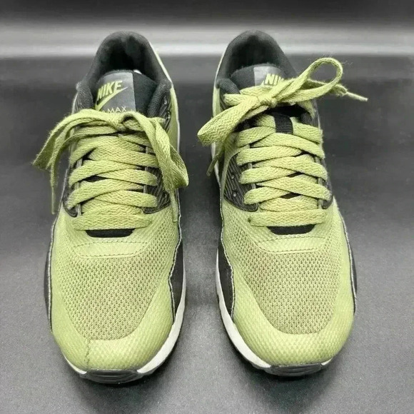 Men's Nike Air Max 90, Running Shoe, Green, Size Youth 4.5Y Womens Size 6 - Picture 3 of 8